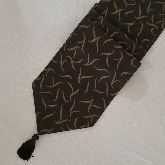 Table Runner 76" x 9.5" - Picture 1 of 6